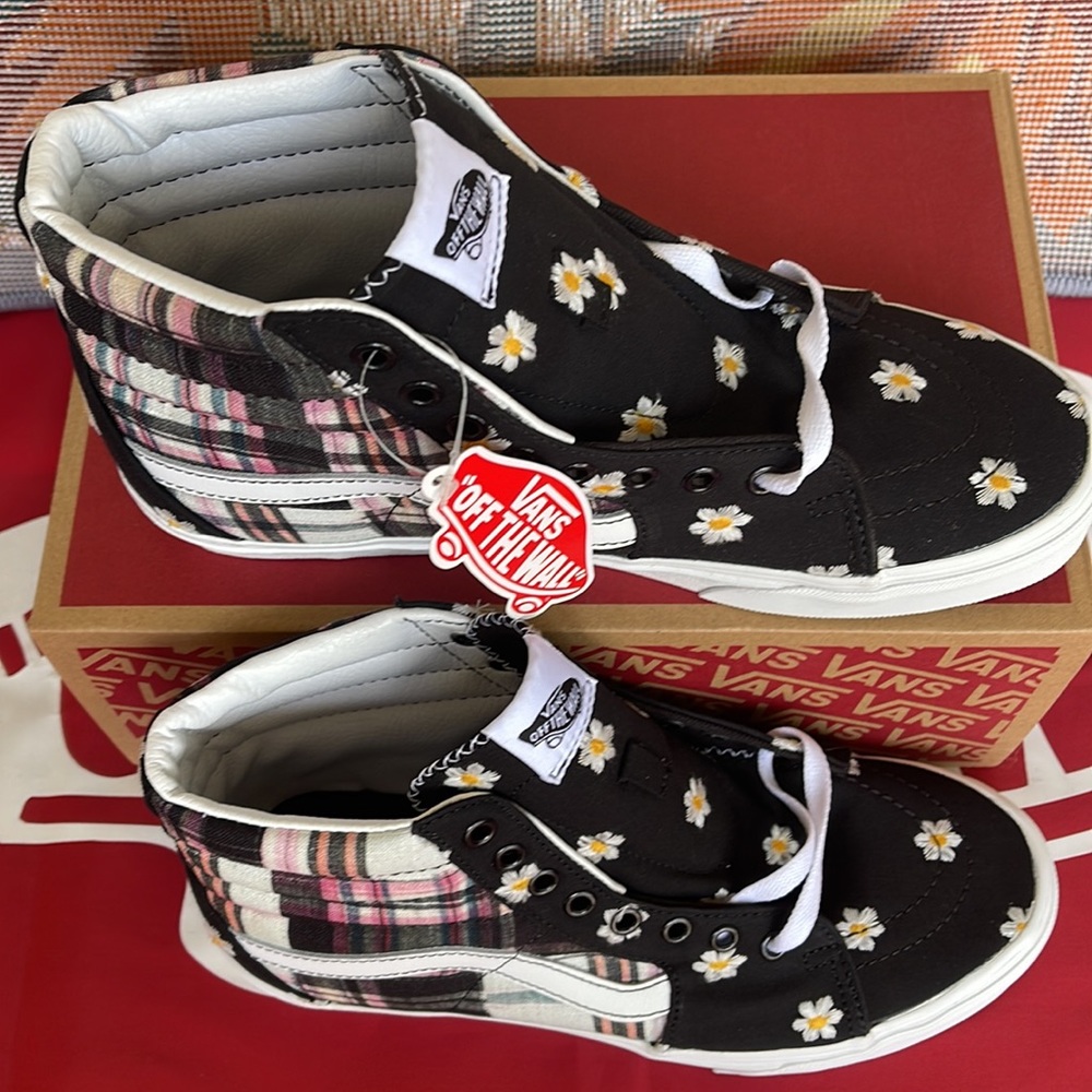 Vans WMNS Sk8-Hi
Floral Plaid Patchwork
VN0A7Q5NUUW
 sneakers - Picture 3 of 16